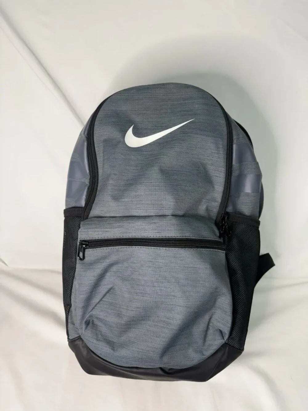 NIKE Unisex Gameday Gym Training Backpack Gray Black